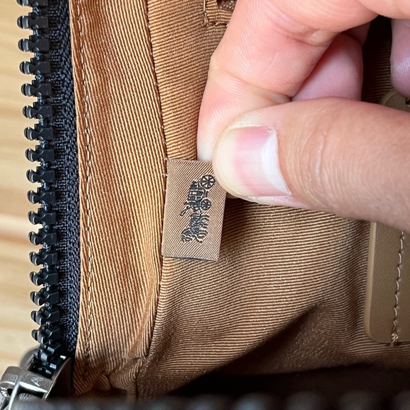 ✅Coach Track Pack - Picture 13 of 14